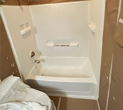 Bathtub Refinishing in Katy, TX before